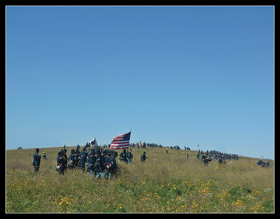Union soldiers of Terrill's Brigade rush to stop the Confederate forces advancing on the Open Knob at the battle of Perryville, Kentucky reenactment, 2016